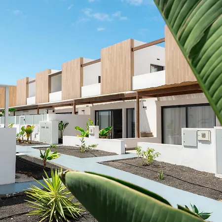 El Palmeral - House With Pool In * Corralejo