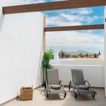 El Palmeral - With Terrace And Pool In 度假居