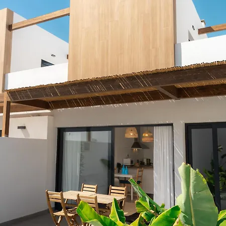 El Palmeral - With Terrace And Pool In